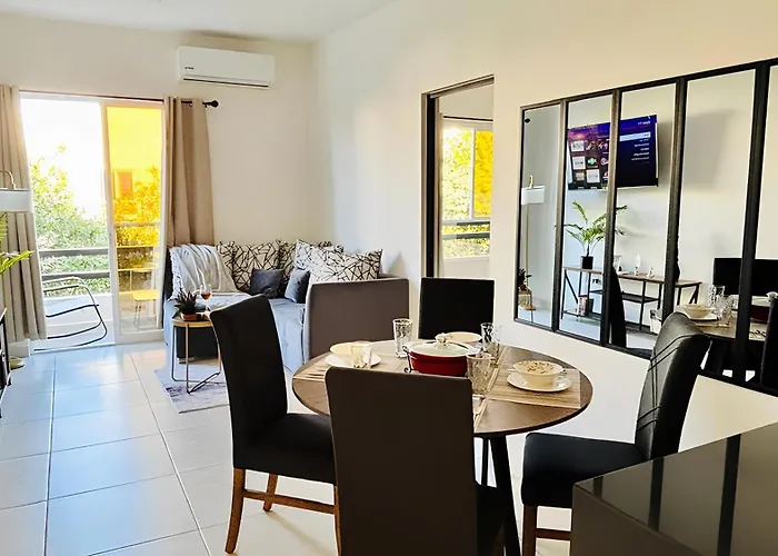 Departamento De Hasta 5 Personas Con Alberca, Wifi Y Ac, En Zona Residencial, Ideal Vacaciones En Familia O Grupo *